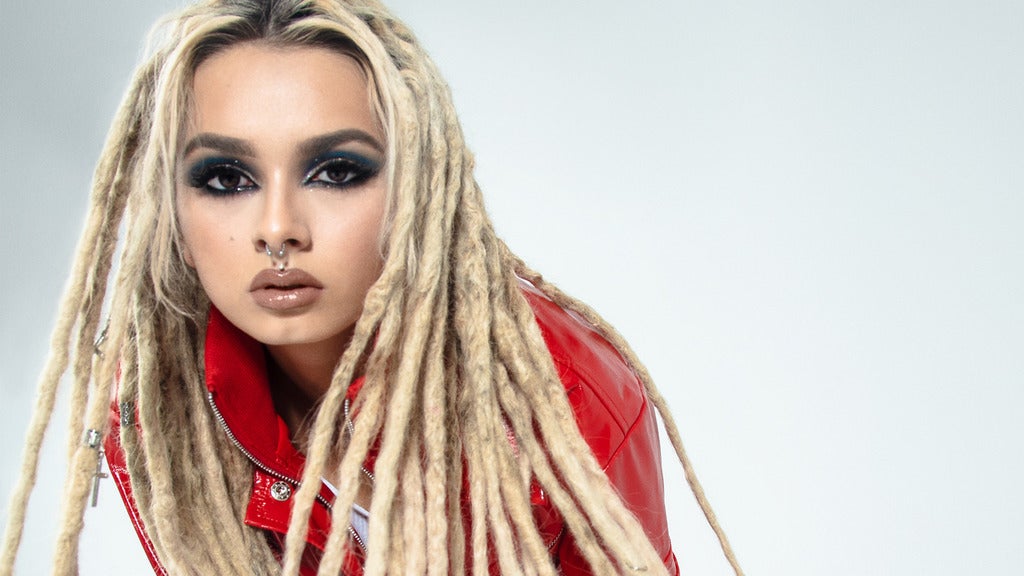 Zhavia live