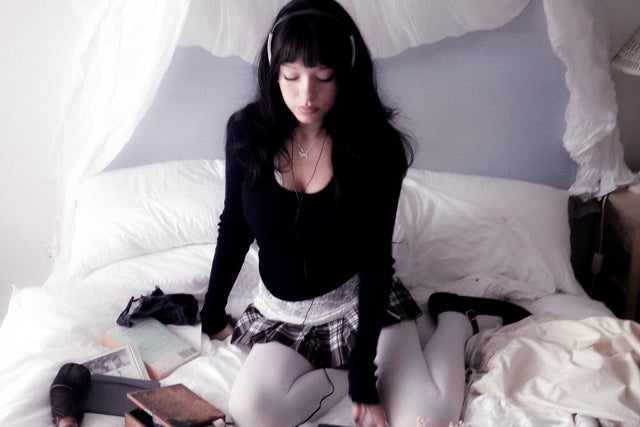 Esha Tewari - EU/UK DEBUT TOUR