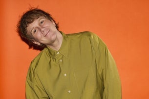 JOSH THOMAS: JIGGLE, JIGGLE