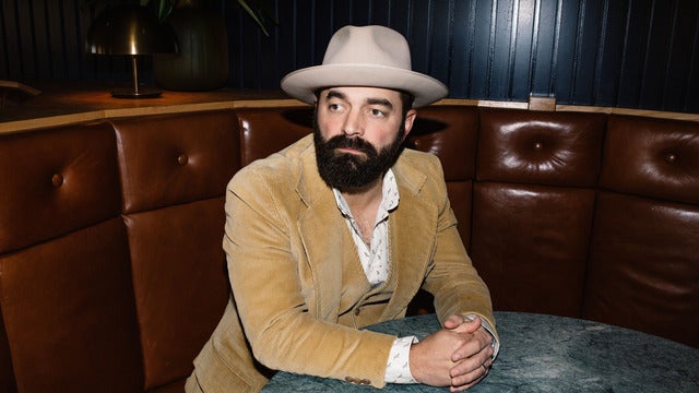 Drew Holcomb and the Neighbors