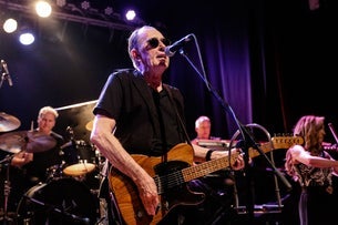 PAVLOV'S DOG - Pampered Menial Performed in full