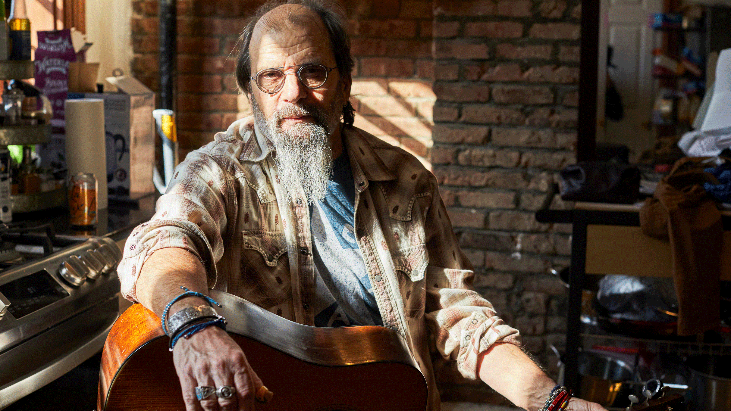 Steve Earle: Alone Again pre-sale password for event tickets in Des Moines, IA (Hoyt Sherman Place)