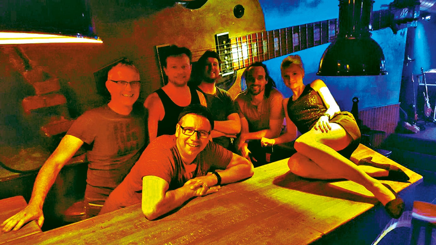 CHIKKENZ - Rock, Funk, Soul