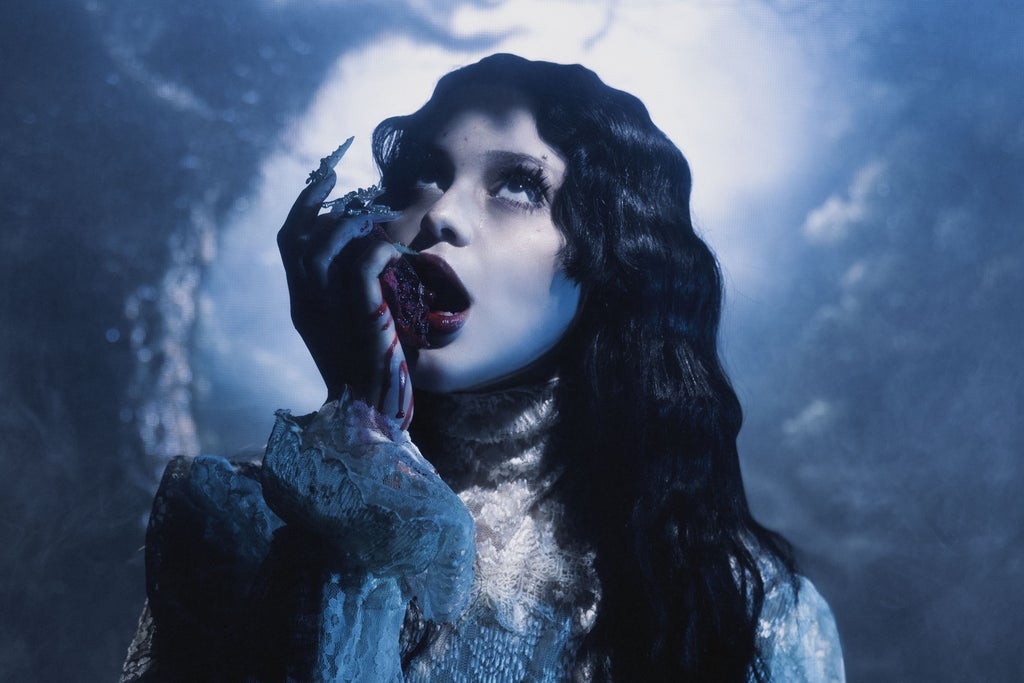 Amira Elfeky Debut Sydney Headline Show