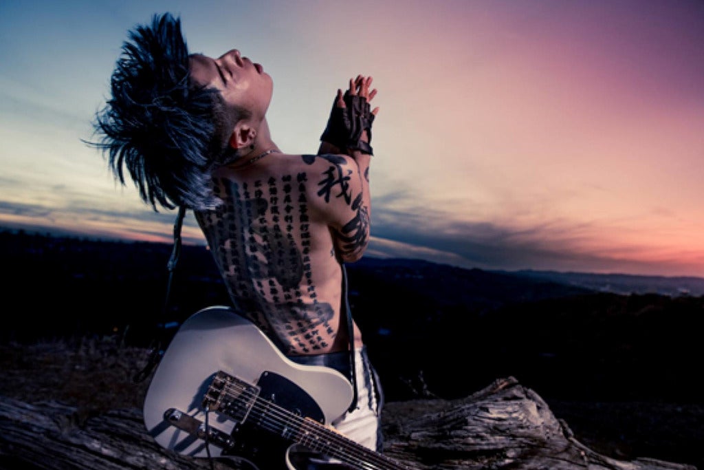 MIYAVI 1a293bc1-e187-4038-b9b5-