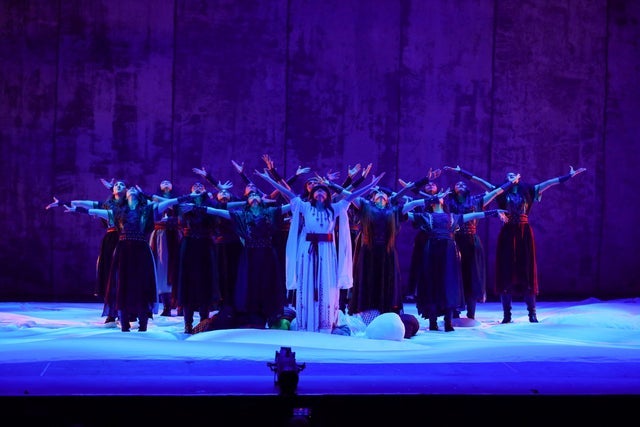El-Funoun Dance Troupe