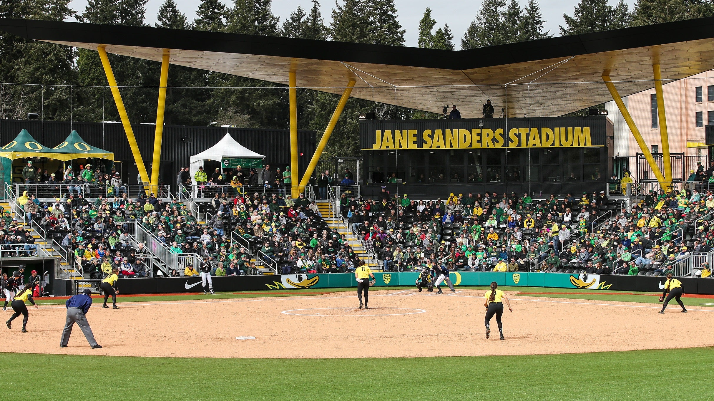 Oregon Ducks Softball vs. UCLA Bruins Softball at Jane Sanders Stadium – Eugene, OR