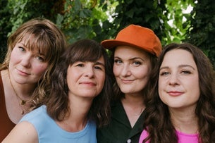 Della Mae