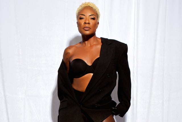 Official pre-sale code Jully Black