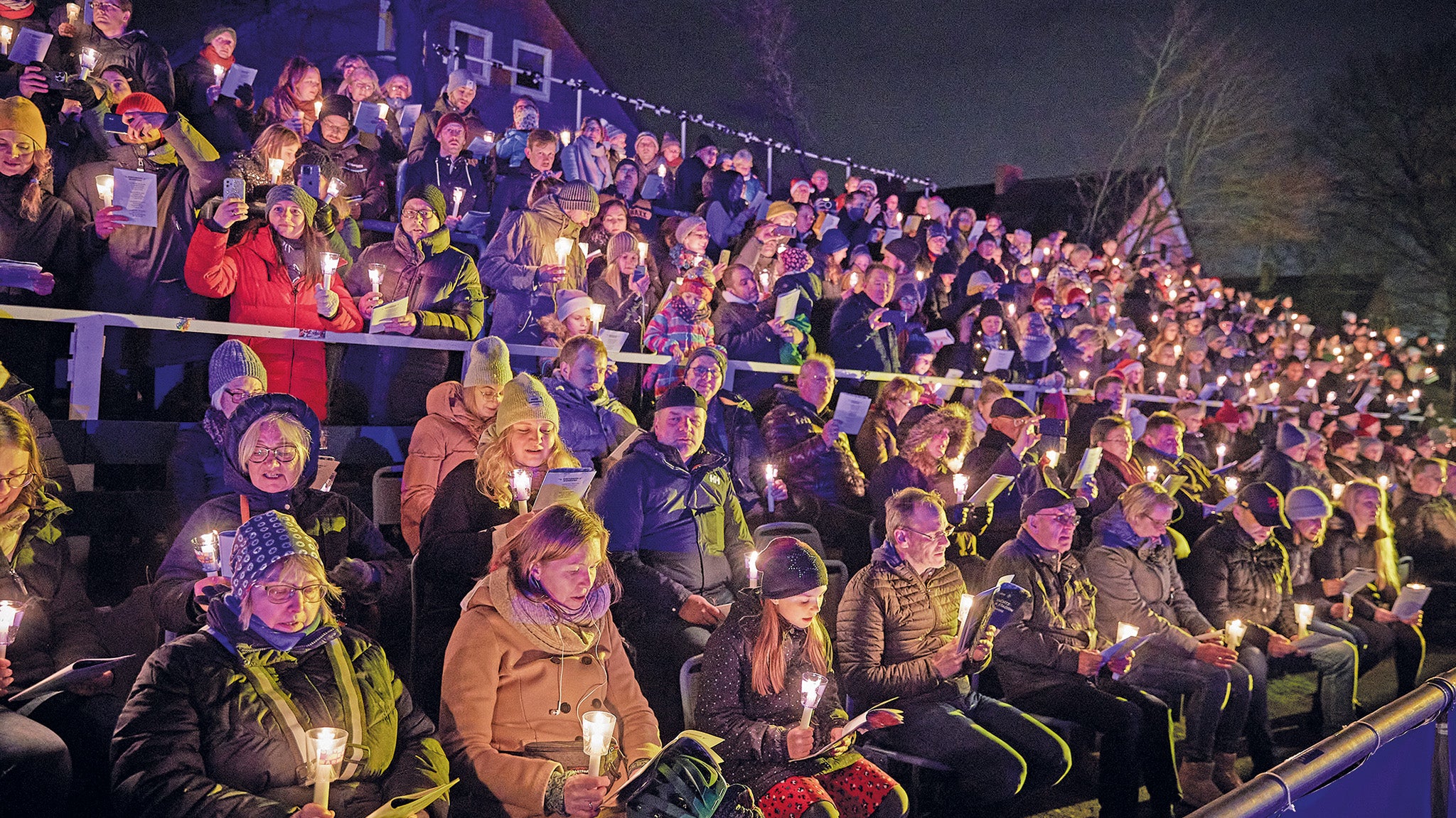 Weihnachtssingen im Stadion am Panzenberg