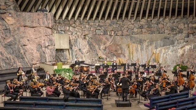 Helsinginkadun Filharmonikot: Pärt, Mozart, Tšaikovski paikkakunnalla TEMPPELIAUKION KIRKKO, Helsinki 18/05/2024
