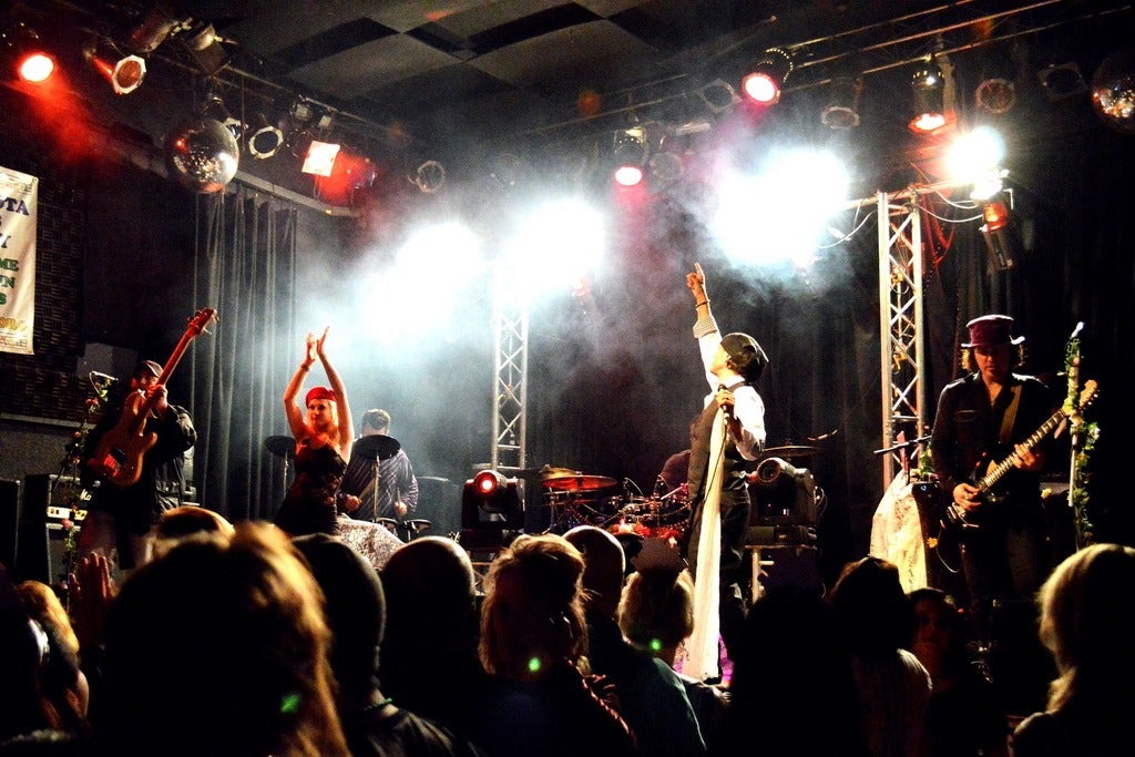 Chase And Ovation - The World's Quintessential Prince Tribute