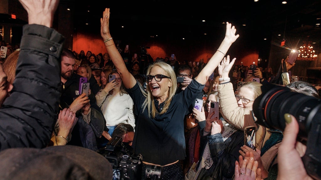 Hotels near Mel Robbins Events