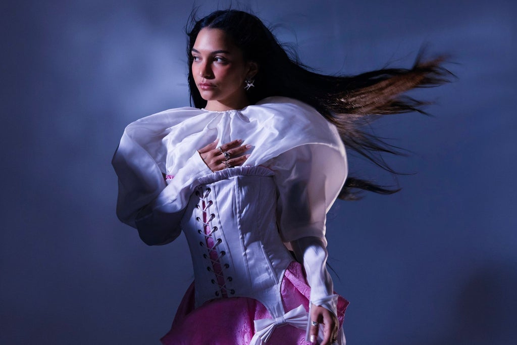 Ambar Lucid & Maye - Entre Dos Mundos Tour