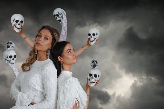 Ticket Reselling Mathilda och Andrea - Skelett i garderoben