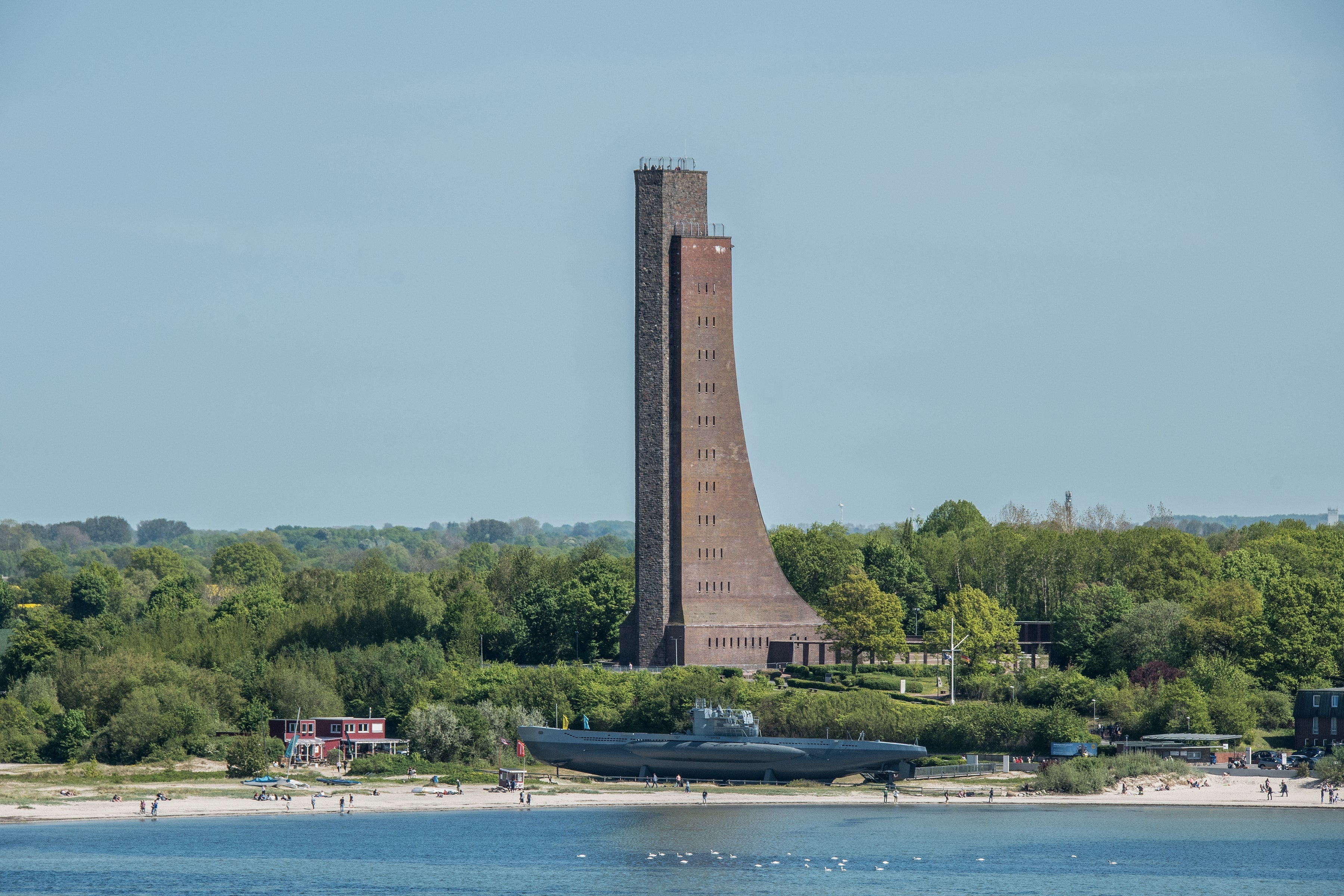 Tagesfahrt zum Marine-Ehrenmal & U995