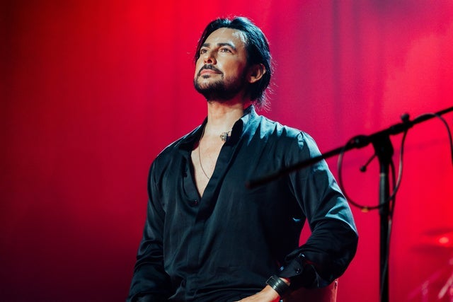 Beto Cuevas - Acustico presale password