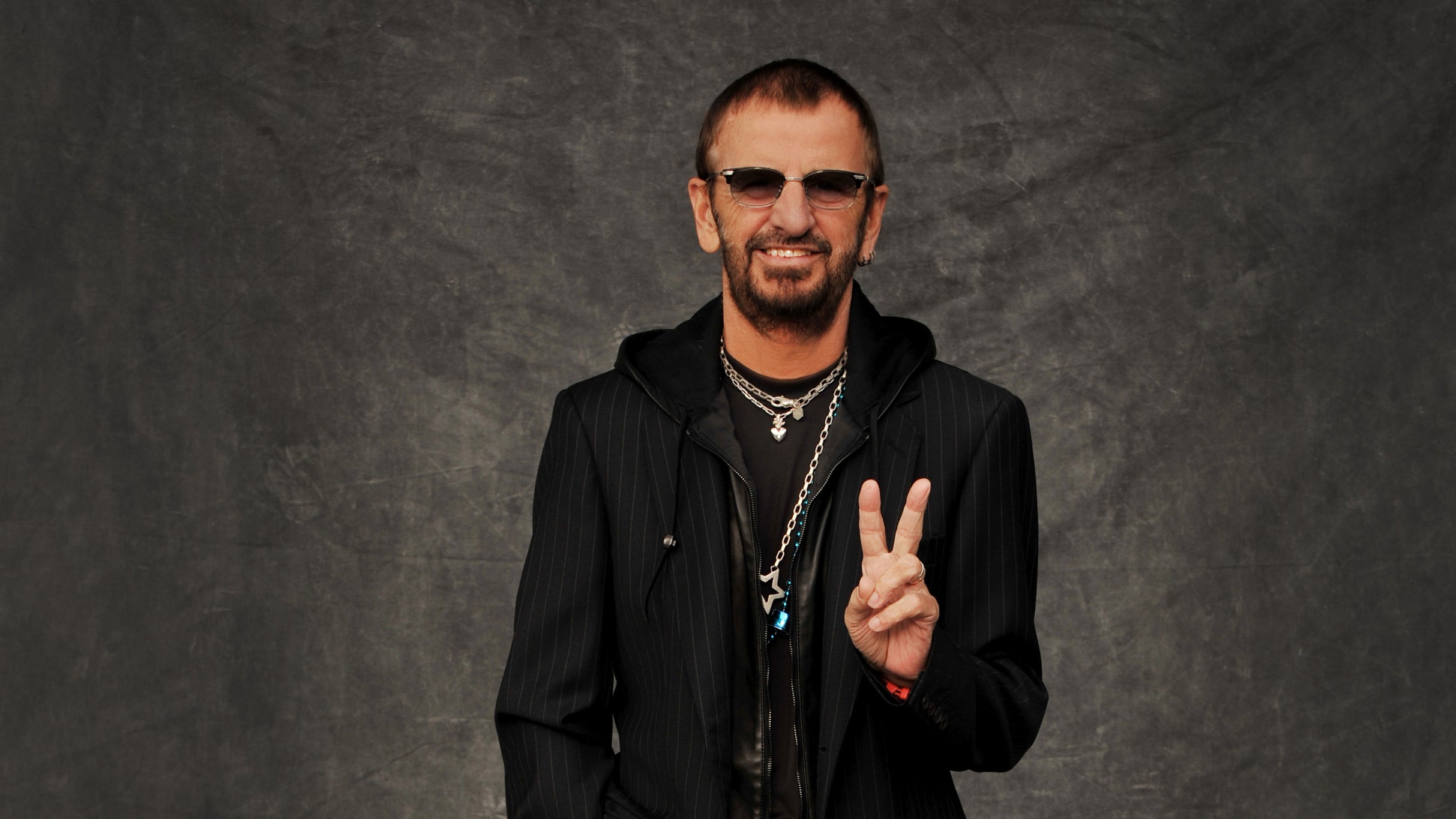 Ringo Starr in New York promo photo for Chase Cardmember Preferred Seating presale offer code