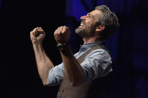 Luca Argentero - E'' questa la vita che sognavo da bambino? in France