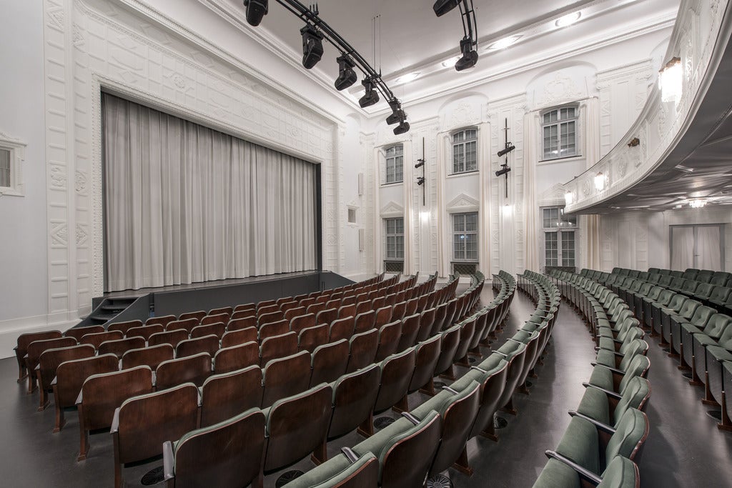 Lilly & Luca im Stadttheater, Heute: auf der grossen Bühne in France