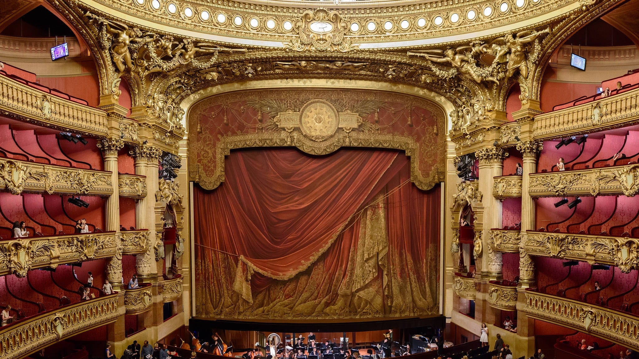 Metropolitan Opera w/ Tosca