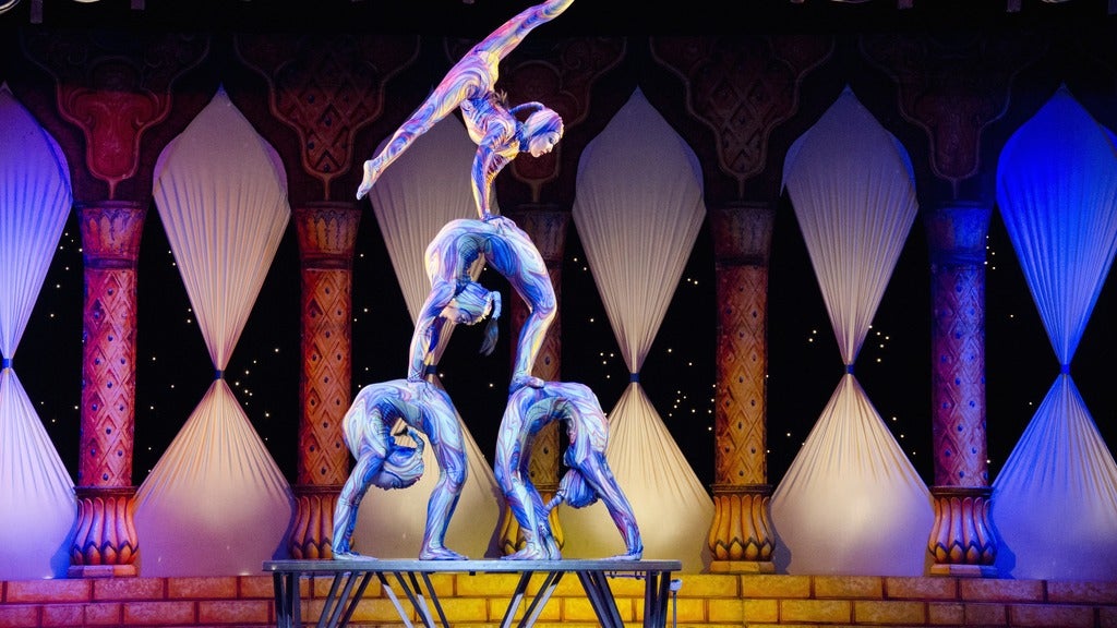 Hotels near George Carden International Circus Events