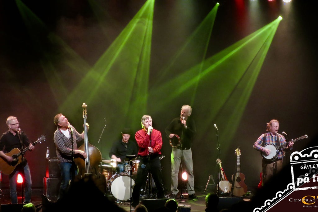 Euskefeurat- Minnena behöver oss show poster