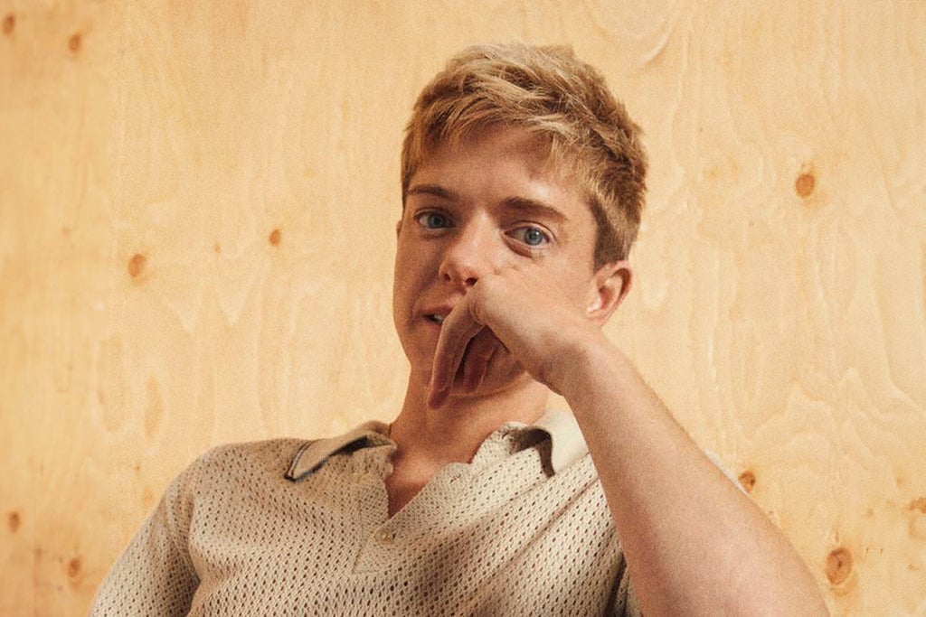 Mae Martin: The Possum