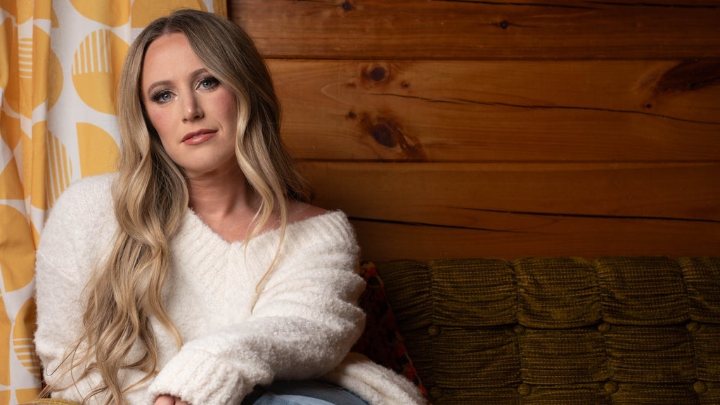 Photo of Kelsey Lamb