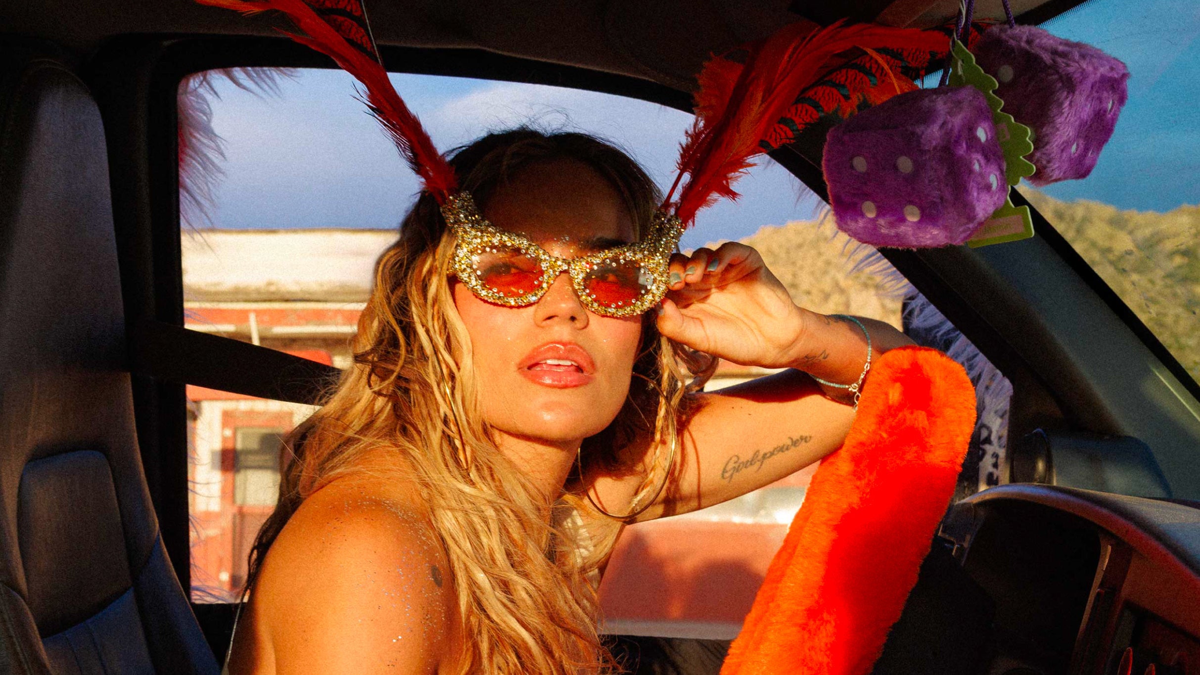 Karol G, Viajando por el mundo, Tropitour concert image