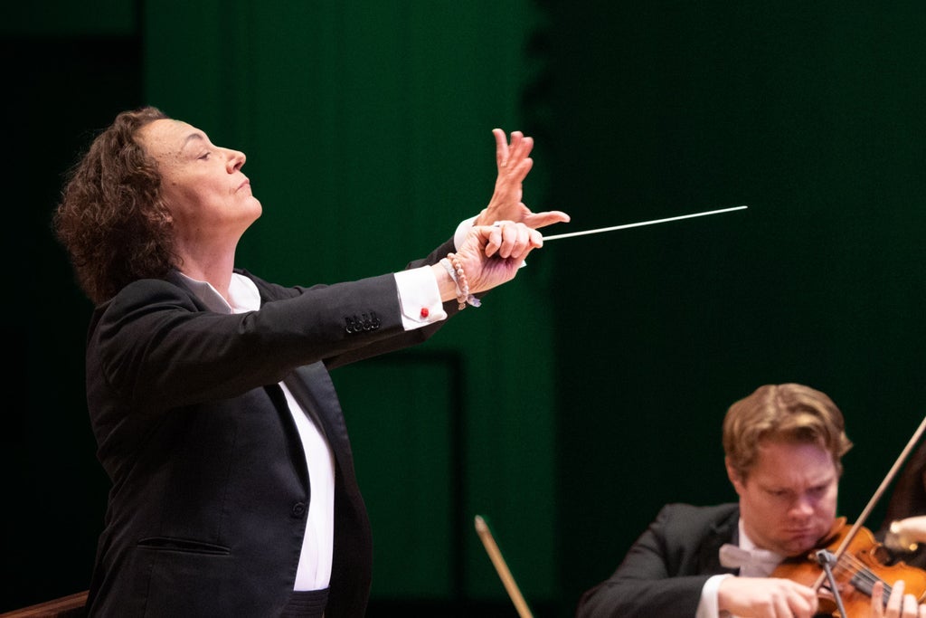 Stutzmann Conducts Schubert's Great Symphony