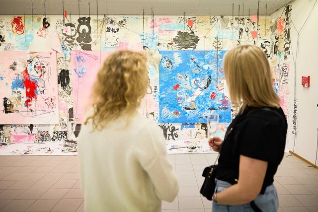 Meilahden Kartanon Taidehalli: Art & Wine-tasting 20.8