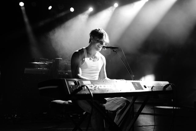 Thomas Day: LOVE ME FOR ANOTHER DAY TOUR