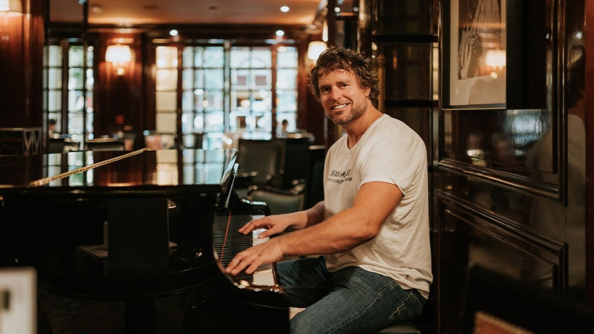 Thomas Bergersen | Premium Seats