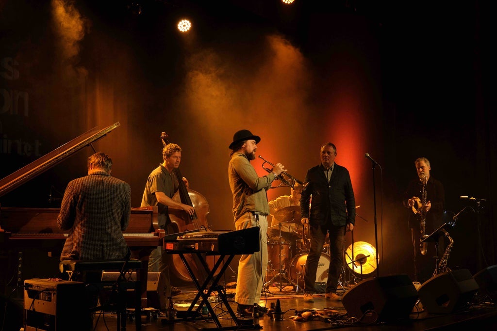 Magnus Carlson & The Moon Ray Quintet