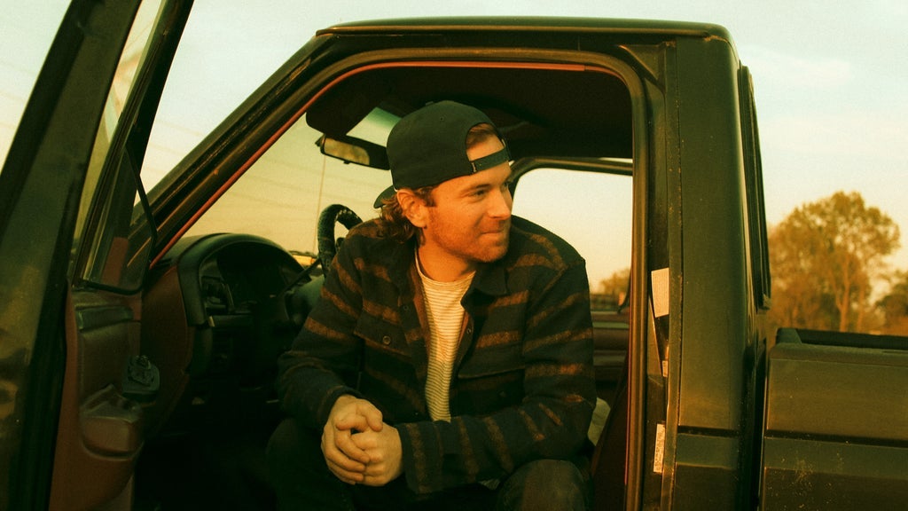 Tom Mackell w/ Special Guest Nick Horn