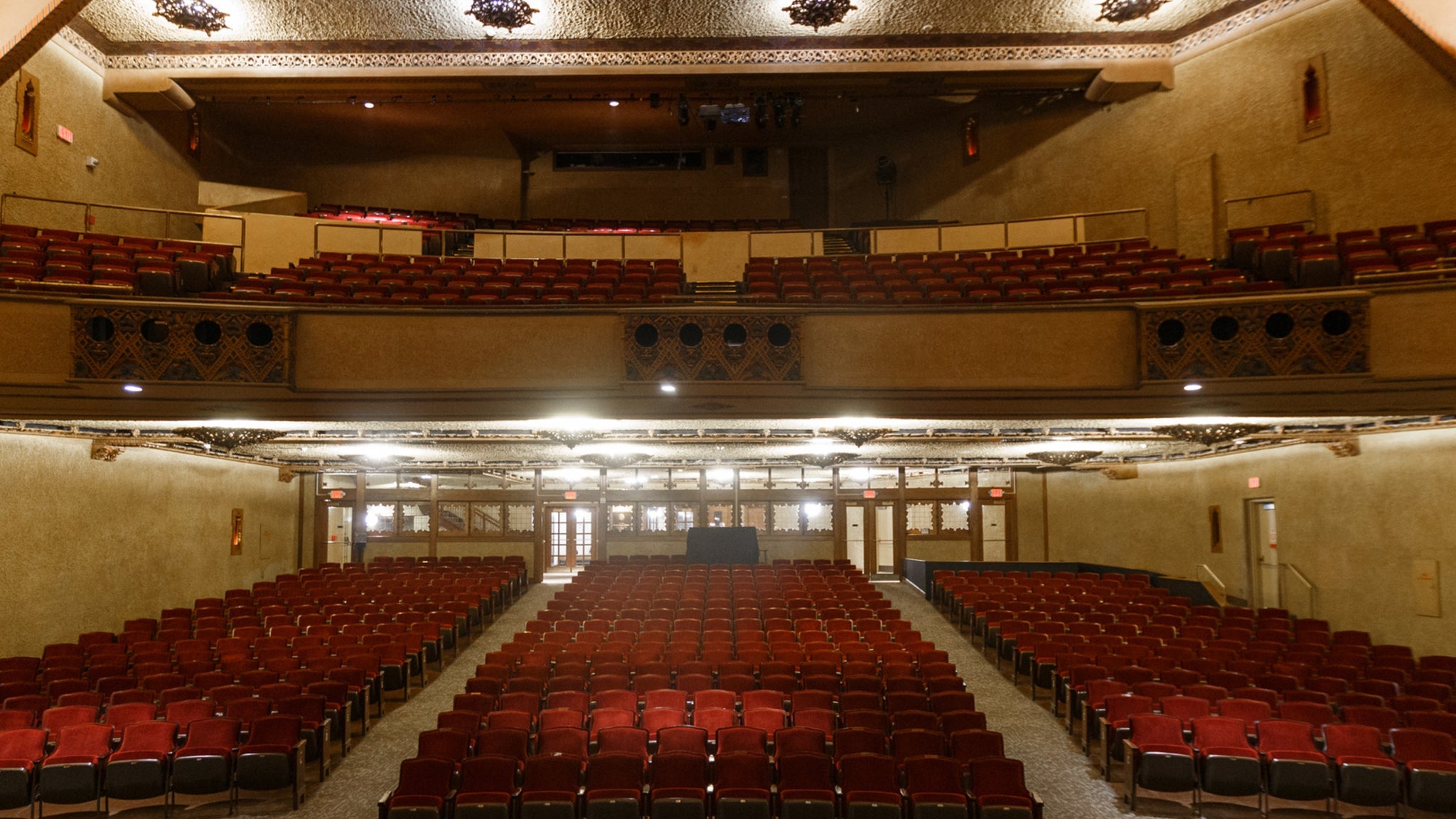 Holiday on the Ave.: A Holiday Soul Revue at Walker Theatre – Indianapolis, IN
