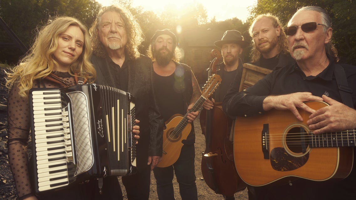 Photo of ROBERT PLANT WITH SAVING GRACE and SUZI DIAN