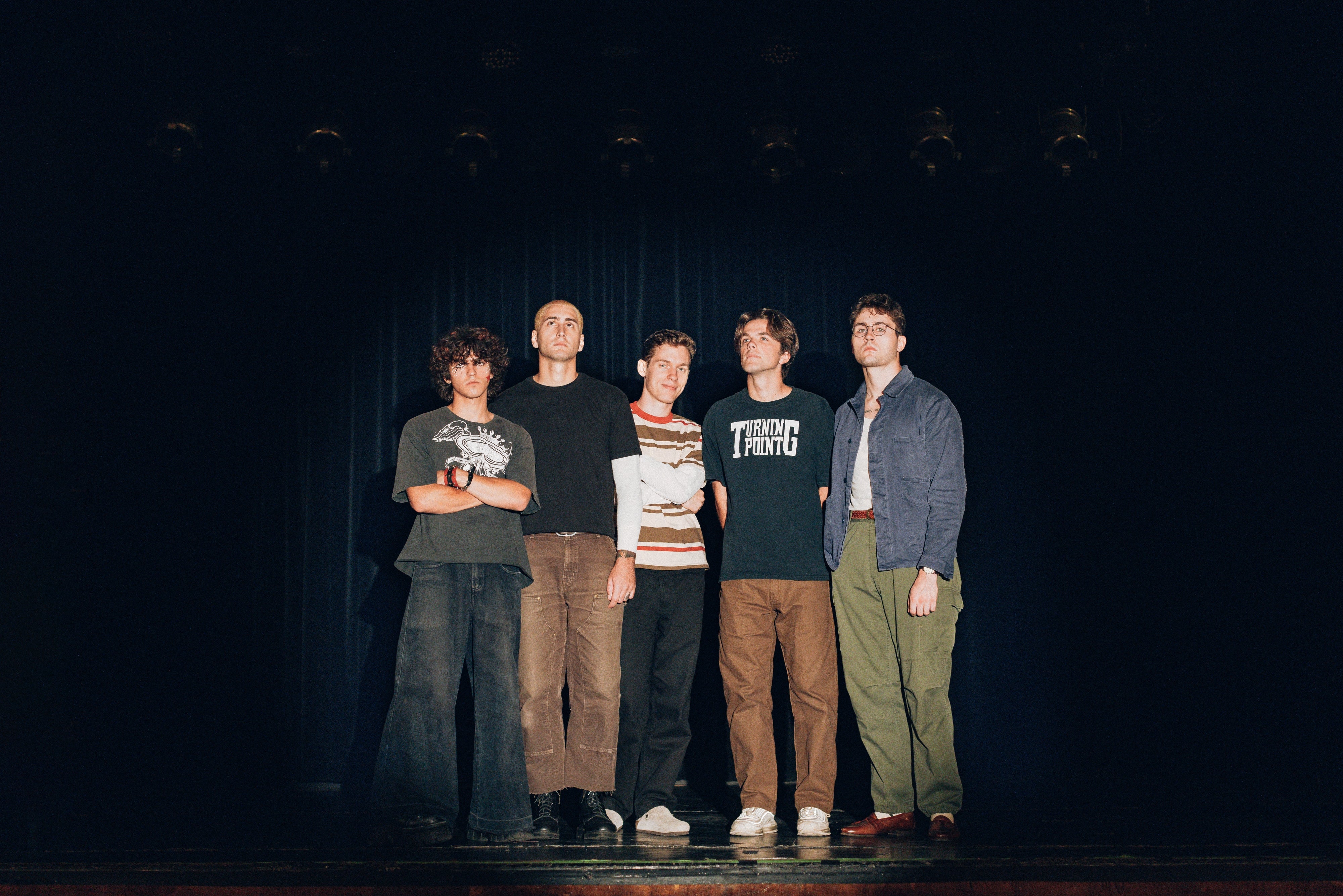 Anxious, support: Lochy i Smoki 