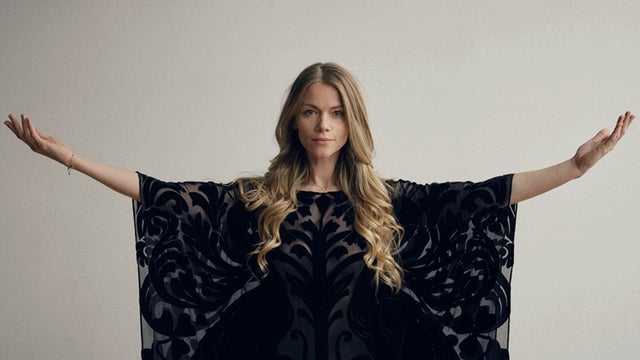 FREDERIKKE VEDEL & THE BLUE SILHOUETTES - JAZZ I KULISSEN