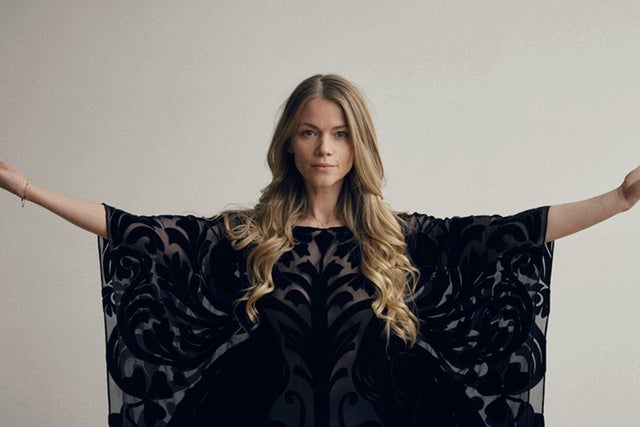 Ticket Reselling FREDERIKKE VEDEL &amp; THE BLUE SILHOUETTES - JAZZ I KULISSEN