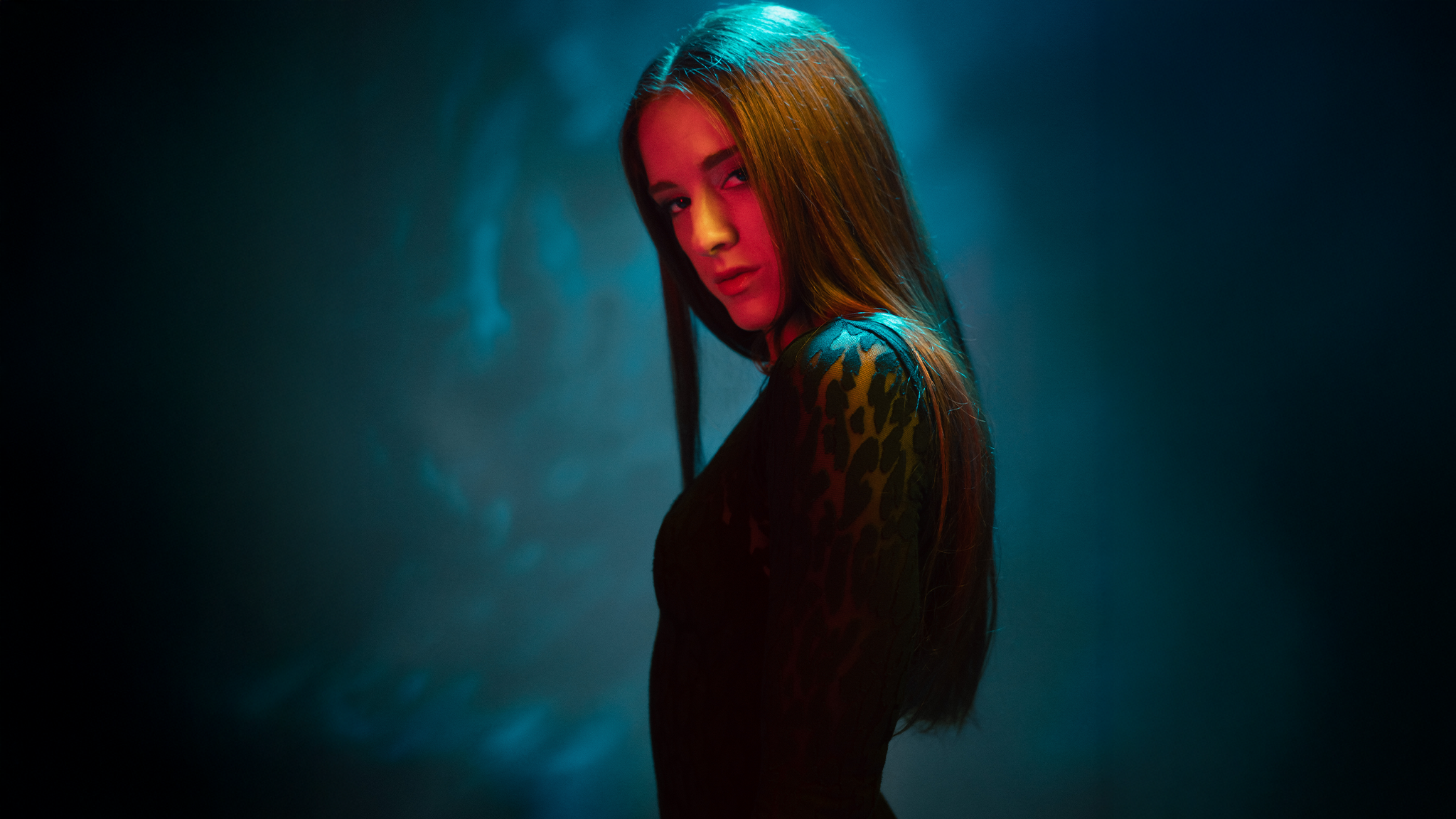 Ella Collier: "DANGEROUS" Live Show