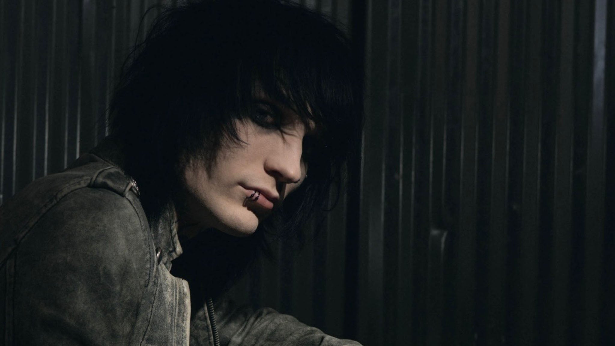 Johnnie Guilbert: Violent Dream Tour