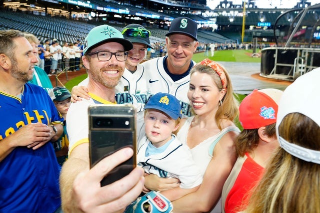 Presales to seattle mariners legends photo day vip experience: members use these when buying pre-sale tickets