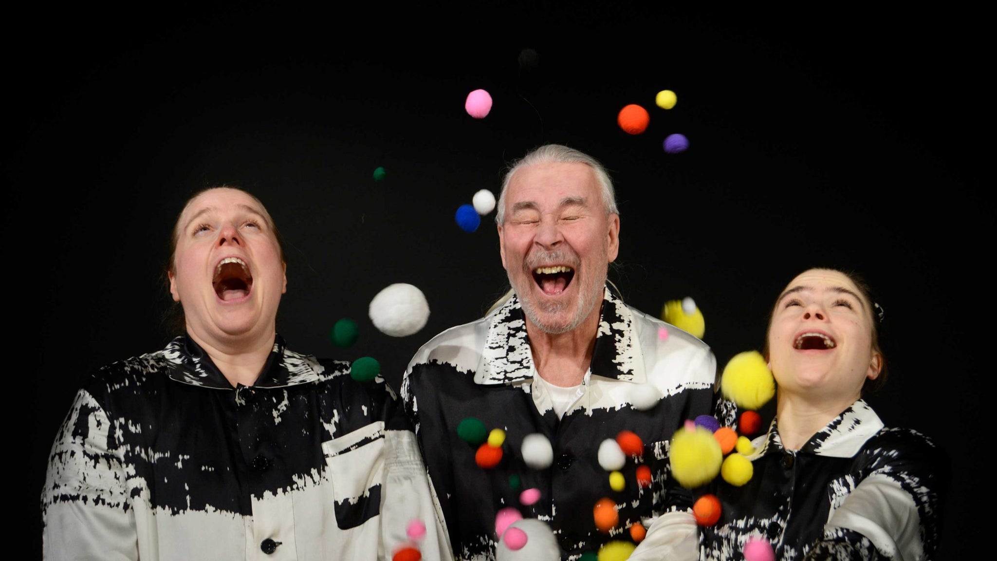 Familjeföreställning - Boll? Boll. Boll!