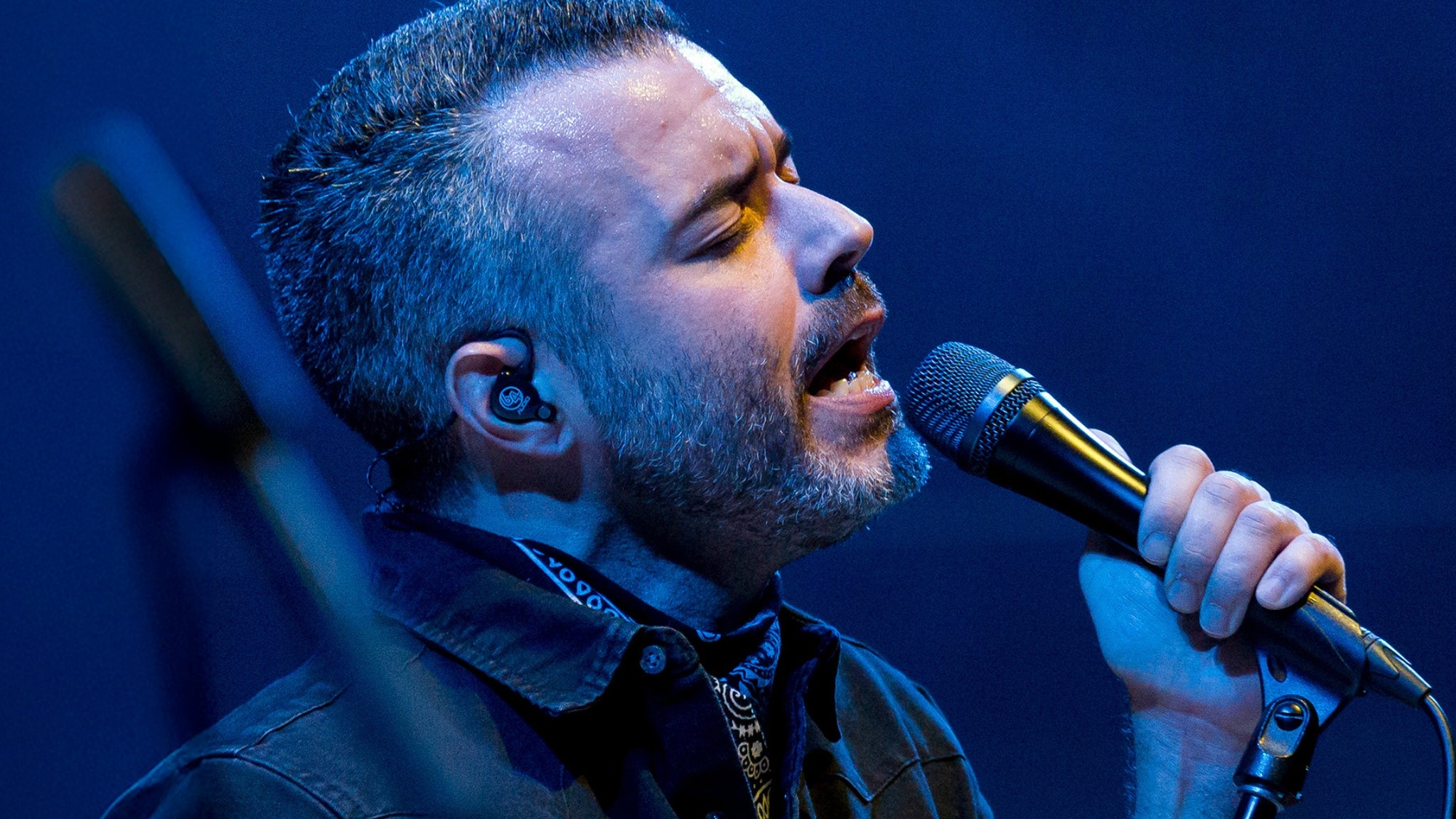 Classic Albums Live performs CCR: Chronicle, Vol. 1