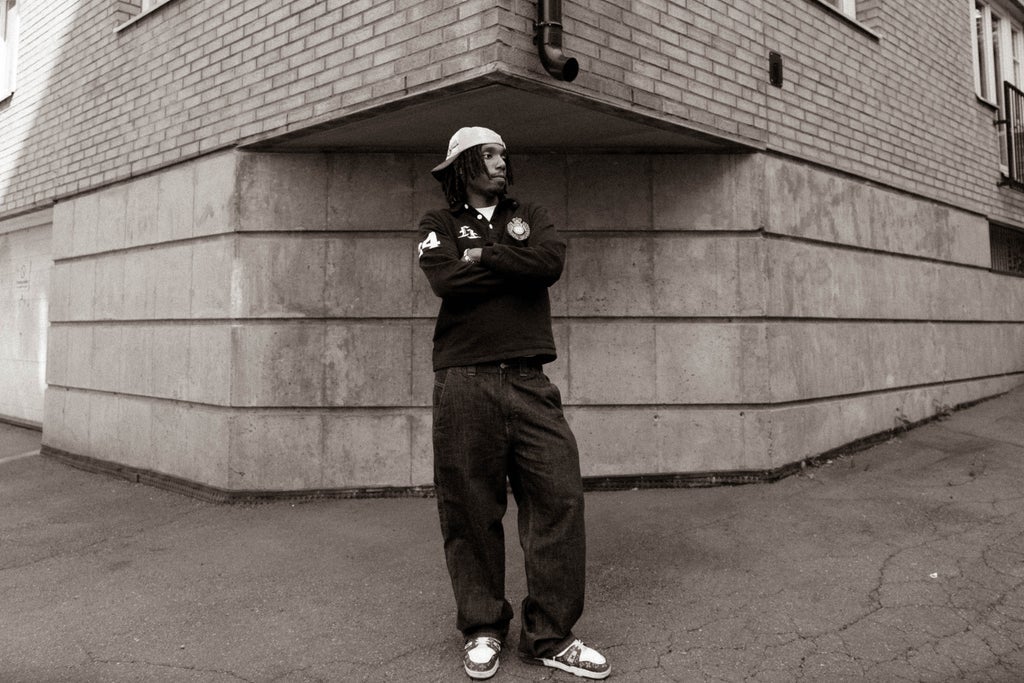 Samuel Lola - By i flammer