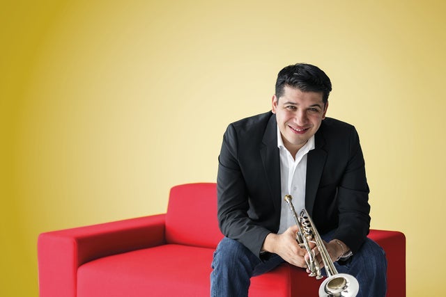 Ticket Reselling Flores Performs M&aacute;rquez