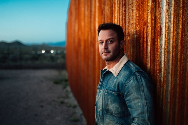 Easton Corbin presale code for early tickets in Bossier City, LA (Margaritaville Resort Casino)