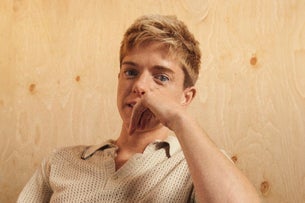 Mae Martin: The Possum